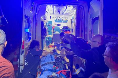 Kula’da kamyonet tıra arkadan çarptı: 1 ölü, 4 ağır yaralı
