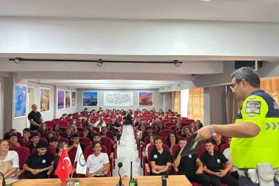 Kuşadası’nda öğrencilere Trafik ve Motosiklet Güvenliği semineri