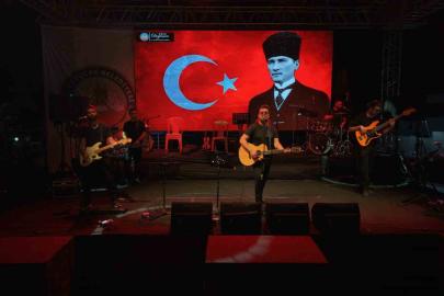 Kuyucak’ta kurtuluş coşkusu konserlerle taçlandı