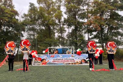 Ladik’te uçurtmalar çocuklar için gökyüzüne yükseldi