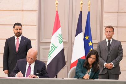 Macron, Irak Başbakanı Zeydi ile bir araya geldi