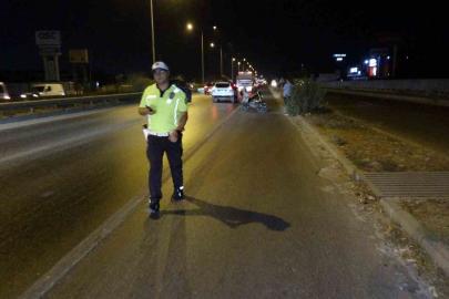 Manavgat’ta motosiklet yayaya çarptı: 1’i ağır 2 yaralı