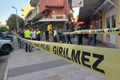 Manisa’daki kuyumcuya silahla soygun girişiminde bulunan şüpheli tutuklandı