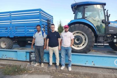 Manyas’ta ayçiçeği hasadı devam ediyor: Ön alım fiyatı 37 lira olarak belirlendi
