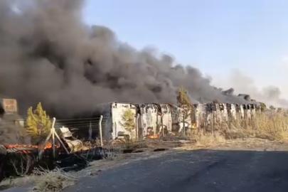 Mardin’de hurda araçların bulunduğu alanda çıkan yangın söndürüldü