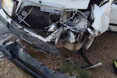 Mardin’de otomobil ile hafif ticari araç çarpıştı: 1 yaralı