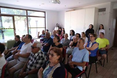 Mavi Ev, Alzheimer hastaları ve yakınlarına moral oluyor