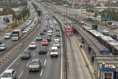 Megakent güne trafikle uyandı: Trafik yoğunluğu yüzde 71’e ulaştı