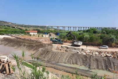 Mersin’de sel ve taşkın riskine karşı dere ıslahı çalışmaları sürüyor