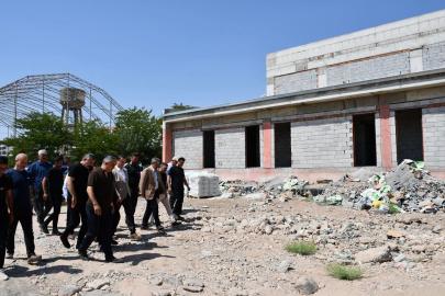 Milletvekili Tatar İdil’deki yarı olimpik yüzme havuzu inşaatını inceledi