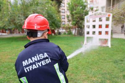 Minikler itfaiyecilik mesleğini yerinde öğrendi
