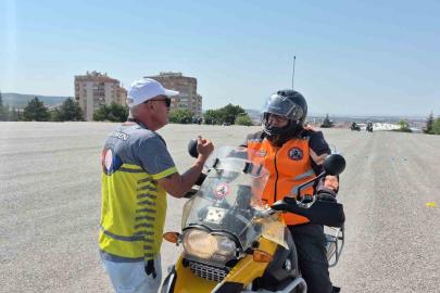 Motosiklet sürücülerine hayati eğitim