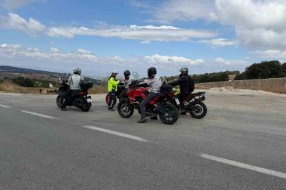 Motosiklet sürücülerine ’Reflektif Yelek Giy’, ’Görünür Ol’ uyarısı