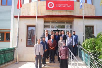Müftü Danacı müftülük personeli ve Kur’an kursu öğreticileriyle vedalaştı