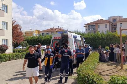 Mutfaktan çıkan yangında 4 kişi dumandan etkilendi
