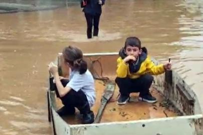 Nehir taşınca mahalle Venedik’e döndü