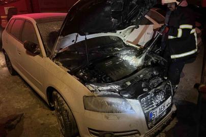 Niğde’de park halindeki otomobil yandı