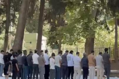 Nusaybin’de piknik yapan vatandaşlar namaz için birlikte saf tuttu