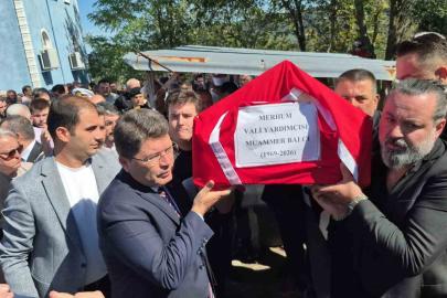 Ölen vali yardımcısı dualarla son yolculuğuna uğurlandı