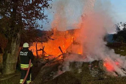Ordu’da metruk evde yangın