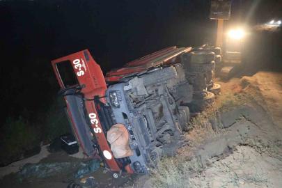 Orman yangınına müdahale eden arazöz devrildi: 2 işçi yaralandı