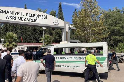 Osmaniye’de saldırıda hayatını kaybeden öğretmen son yolculuğuna uğurlandı