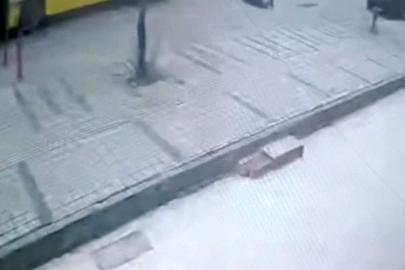 Otobüsün çarpmasıyla ağır yaralanan kadın, hayat mücadelesini kaybetti