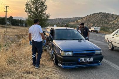 Otomobil ile minibüs çarpıştı: 2 yaralı