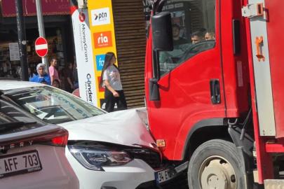 Otomobil park halindeki kamyonete çarptı: 1 yaralı
