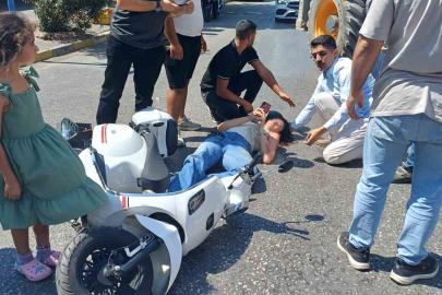Panik fren yapan motosiklet sürücüsü 3 metre sürüklendi