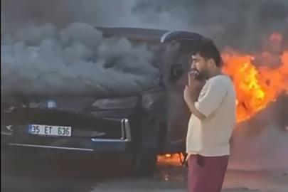 Park halindeki elektrikli otomobil alevlere teslim oldu