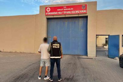 Polis 14 yıl 4 ay hapis cezasıyla aranan şahsı yakaladı