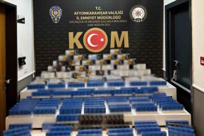 Polis kaçak sigara ve makaron ele geçirdi