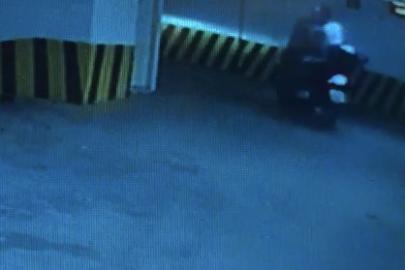 Polisten kaçtıları motosikleti otoparka park ettiler; 400 bin TL cezadan kaçamadılar