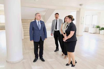 Rektör Prof. Dr. Altun, Mimarlık Fakültesi’ndeki tamamlanan tadilat çalışmalarını yerinde inceledi