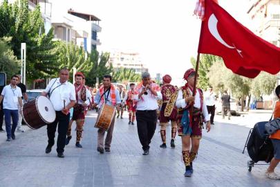 Salihli’de yaşayan Selendililer Keşkek ve Cirit Şenliği’nde buluştu