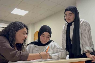 Şırnak’ta ikiz kardeşlerden büyük başarı: Aynı üniversitede Tıp Fakültesini kazandılar