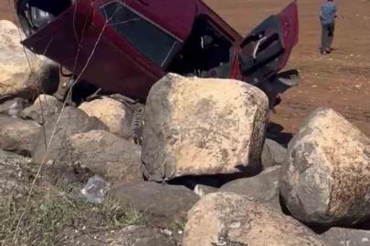 Siverek’te lastiği patlayan otomobil şarampole devrildi: 1 yaralı