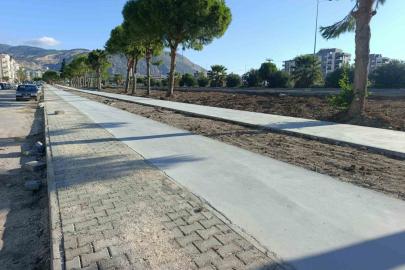 Söke’de Bisiklet ve Yürüyüş Yolu Projesi’nde beton döküm çalışması tamamlandı