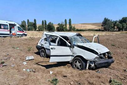 Takla atan otomobil hurdaya döndü: 2 yaralı