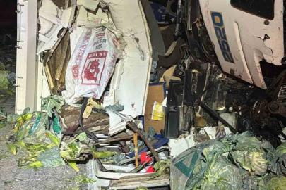 Tarsus-Pozantı otoyolunda kamyon ile tır çarpıştı: 1 ölü