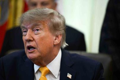 Trump: "Çöküşün eşiğinde olan İran, acilen ve her ne pahasına olursa olsun bir anlaşma yapmak istiyor"