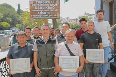 Turgutlu’daki yangın kahramanlarına teşekkür plaketi