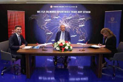 Türk Hava Yolları, 150 adede kadar yolcu uçağı siparişi için Boeing’le anlaşma imzaladı