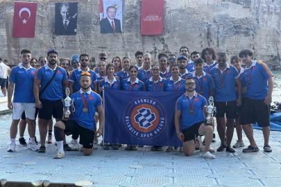 Türkiye Şampiyonası’ndan Esenler’e çifte kupa