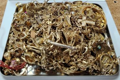 Türkiye’ye sokulmak istenen 708 gram kaçak altın komşuya takıldı