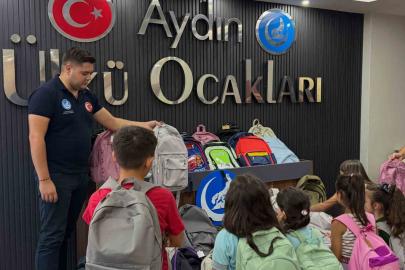 Ülkücülerden öğrencilere kırtasiye desteği