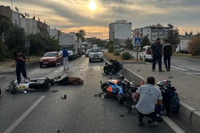 Umurlu’da motosikletler çarpıştı: 3 yaralı