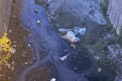 Urla’daki dere kirliliğine vatandaşlardan tepki