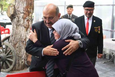 Vali İsmail Ustaoğlu’ndan gazilere anlamlı ziyaret